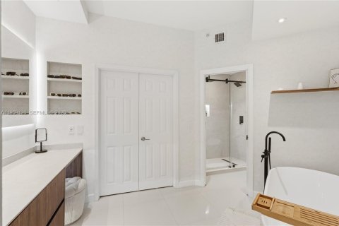 Copropriété à vendre à Aventura, Floride: 2 chambres, 136.01 m2 № 2026845 - photo 19