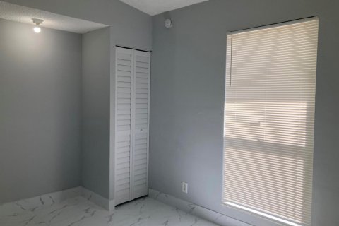House in West Park, Florida 3 bedrooms, 88.81 sq.m. № 2083538 - photo 11