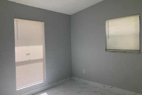 House in West Park, Florida 3 bedrooms, 88.81 sq.m. № 2083538 - photo 10