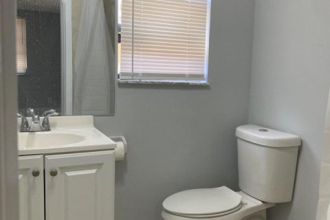 House in West Park, Florida 3 bedrooms, 88.81 sq.m. № 2083538 - photo 23