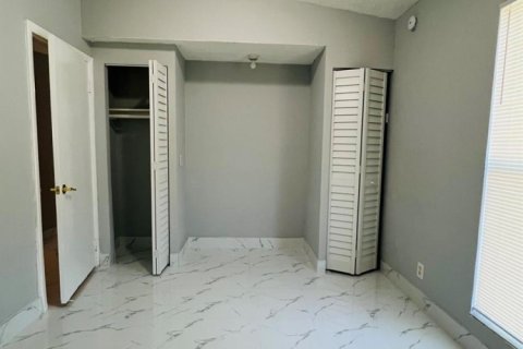 House in West Park, Florida 3 bedrooms, 88.81 sq.m. № 2083538 - photo 27