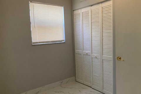 House in West Park, Florida 3 bedrooms, 88.81 sq.m. № 2083538 - photo 15