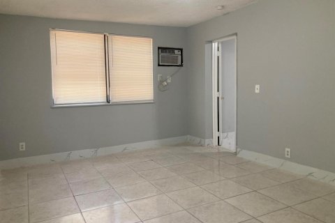 House in West Park, Florida 3 bedrooms, 88.81 sq.m. № 2083538 - photo 22
