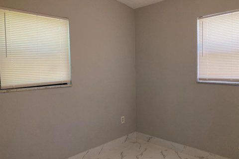 House in West Park, Florida 3 bedrooms, 88.81 sq.m. № 2083538 - photo 14
