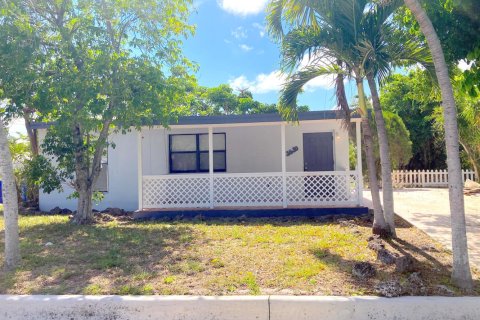 House in West Park, Florida 3 bedrooms, 88.81 sq.m. № 2083538