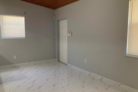 House in West Park, Florida 3 bedrooms, 88.81 sq.m. № 2083538 - photo 19