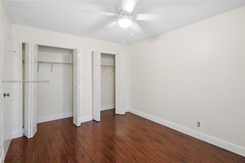 Condominio en alquiler en Tamarac, Florida, 2 dormitorios, 95.22 m2 № 1730939 - foto 13