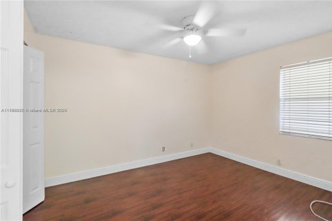 Condominio en alquiler en Tamarac, Florida, 2 dormitorios, 95.22 m2 № 1730939 - foto 12