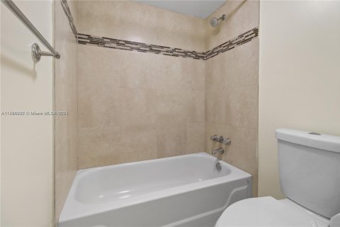 Condominio en alquiler en Tamarac, Florida, 2 dormitorios, 95.22 m2 № 1730939 - foto 21