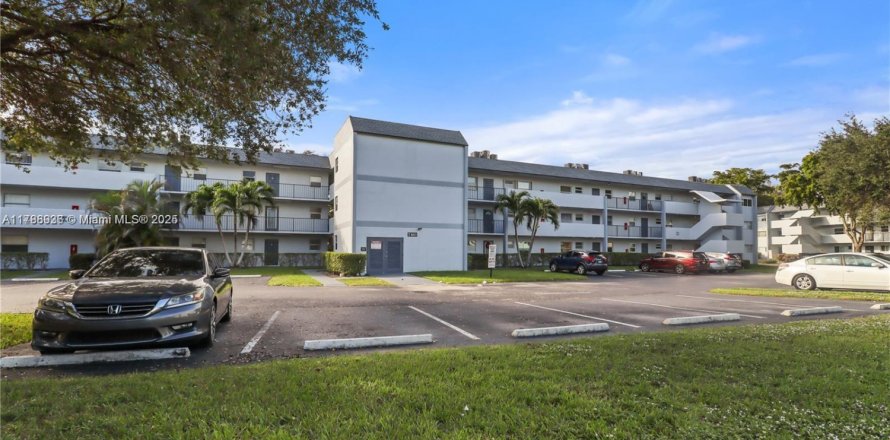Condominio en Tamarac, Florida, 2 dormitorios  № 1730939