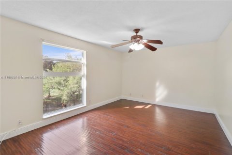 Condominio en alquiler en Tamarac, Florida, 2 dormitorios, 95.22 m2 № 1730939 - foto 15