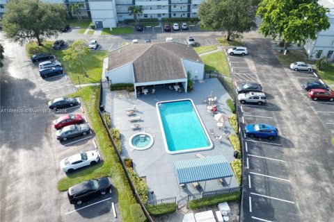 Condominio en alquiler en Tamarac, Florida, 2 dormitorios, 95.22 m2 № 1730939 - foto 23