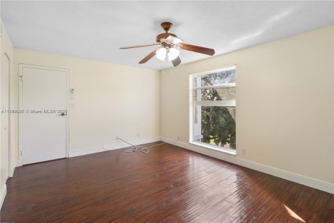 Condominio en alquiler en Tamarac, Florida, 2 dormitorios, 95.22 m2 № 1730939 - foto 16