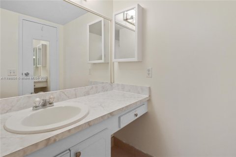 Condominio en alquiler en Tamarac, Florida, 2 dormitorios, 95.22 m2 № 1730939 - foto 19