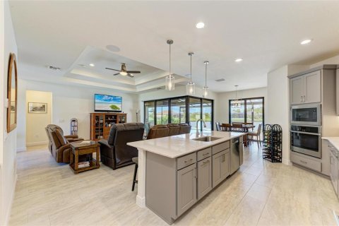 House in Port Charlotte, Florida 3 bedrooms, 191.66 sq.m. № 1803449 - photo 24