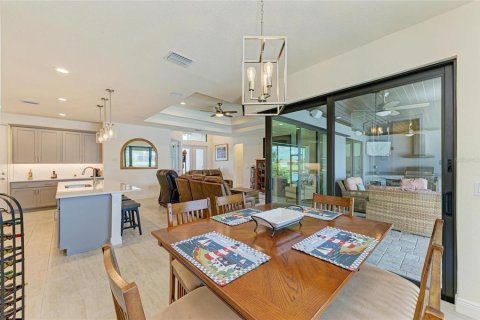 House in Port Charlotte, Florida 3 bedrooms, 191.66 sq.m. № 1803449 - photo 26
