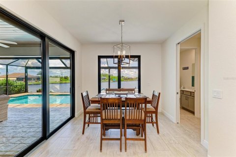 House in Port Charlotte, Florida 3 bedrooms, 191.66 sq.m. № 1803449 - photo 25