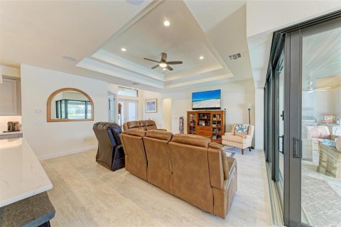 House in Port Charlotte, Florida 3 bedrooms, 191.66 sq.m. № 1803449 - photo 17