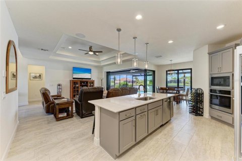 House in Port Charlotte, Florida 3 bedrooms, 191.66 sq.m. № 1803449 - photo 21