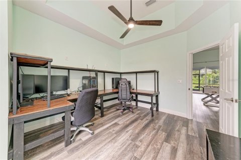 House in Sarasota, Florida 5 bedrooms, 299.33 sq.m. № 2259353 - photo 18