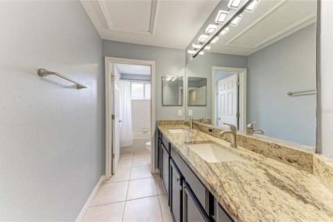 House in Sarasota, Florida 5 bedrooms, 299.33 sq.m. № 2259353 - photo 28