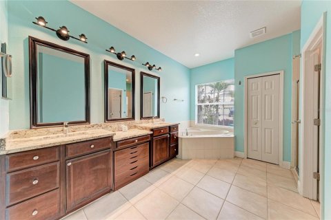 House in Sarasota, Florida 5 bedrooms, 299.33 sq.m. № 2259353 - photo 22