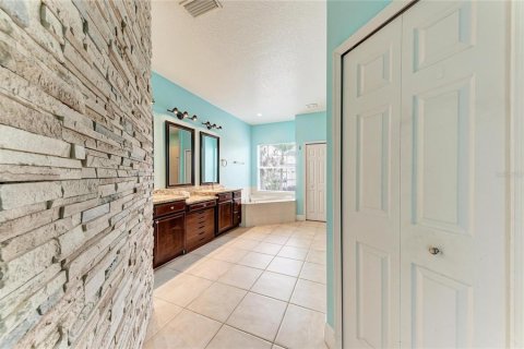 House in Sarasota, Florida 5 bedrooms, 299.33 sq.m. № 2259353 - photo 21
