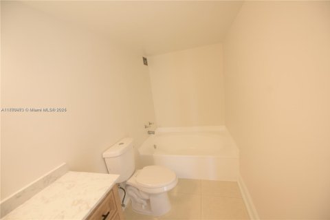Apartamento en alquiler en Hallandale Beach, Florida, 2 dormitorios, 99.87 m2 № 2012370 - foto 11