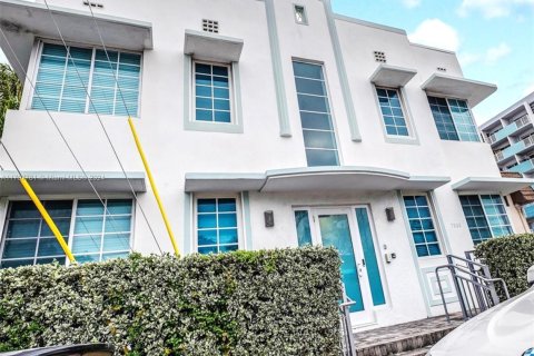 Купить коммерческую недвижимость в Майами-Бич, Флорида № 1984836 - фото 2