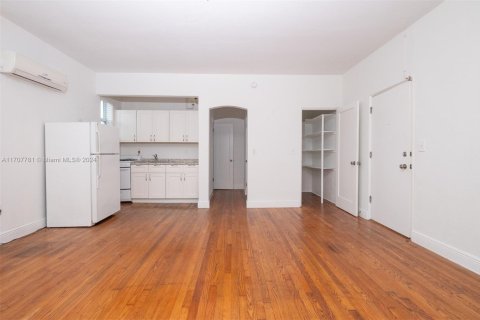 Купить коммерческую недвижимость в Майами-Бич, Флорида № 1984836 - фото 8