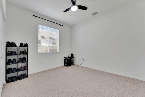 Casa en venta en Homestead, Florida, 3 dormitorios, 163.42 m2 № 1977484 - foto 15