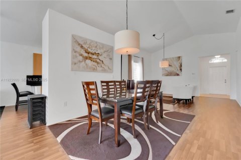 Casa en venta en Homestead, Florida, 3 dormitorios, 163.42 m2 № 1977484 - foto 8