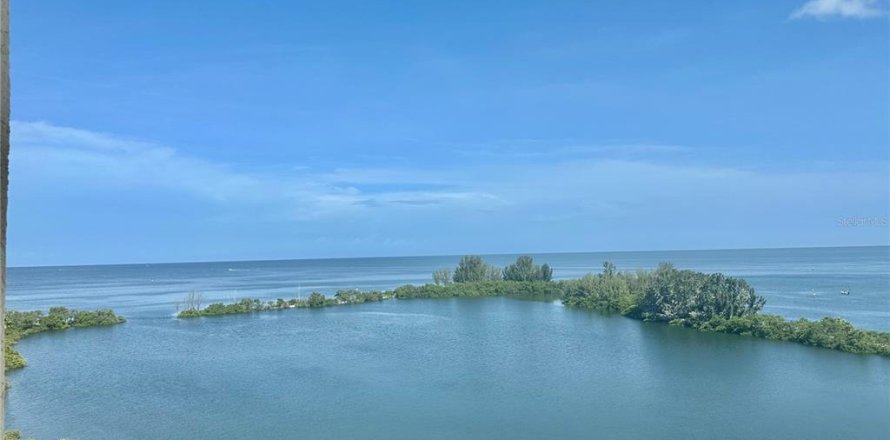Condo in Hudson, Florida, 2 bedrooms № 1316948