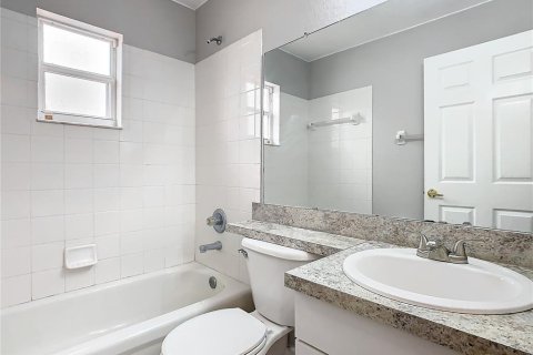 House in Winter Haven, Florida 3 bedrooms, 104.14 sq.m. № 1885133 - photo 21