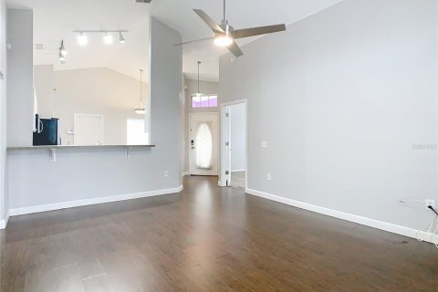 House in Winter Haven, Florida 3 bedrooms, 104.14 sq.m. № 1885133 - photo 5