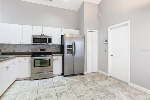 House in Winter Haven, Florida 3 bedrooms, 104.14 sq.m. № 1885133 - photo 9