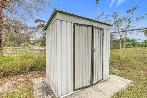 House in Winter Haven, Florida 3 bedrooms, 104.14 sq.m. № 1885133 - photo 27