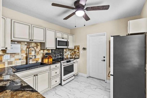 Casa en venta en St. Lucie, Florida, 2 dormitorios, 83.98 m2 № 2225981 - foto 4