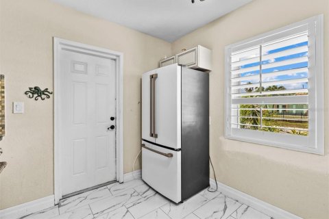 Casa en venta en St. Lucie, Florida, 2 dormitorios, 83.98 m2 № 2225981 - foto 6