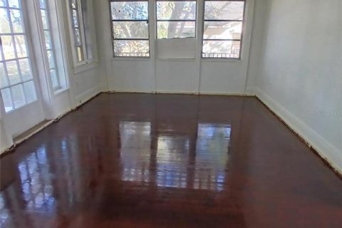 Commercial property in Lake Wales, Florida 6 bedrooms, 409.51 sq.m. № 1518808 - photo 2