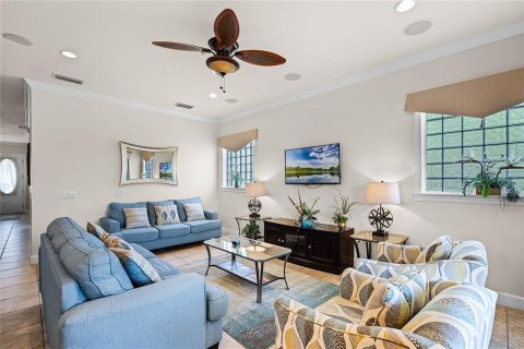 House in Four Corners, Florida 5 bedrooms, 283.35 sq.m. № 1204794 - photo 9