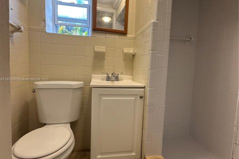 Снять в аренду коммерческую недвижимость в Холливуд, Флорида 1 спальня, 274.43м2, № 1956335 - фото 8