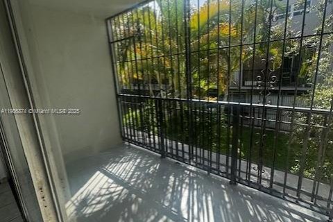 Appartement à louer à Miami, Floride: 2 chambres, 111.11 m2 № 1963299 - photo 8