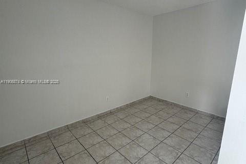 Appartement à louer à Miami, Floride: 2 chambres, 111.11 m2 № 1963299 - photo 5