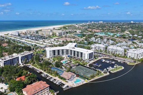 Condo in Sarasota, Florida, 2 bedrooms  № 2380481 - photo 3