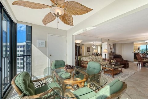 Condo in Sarasota, Florida, 2 bedrooms  № 2380481 - photo 14