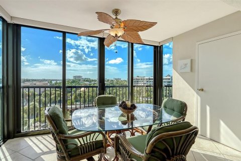 Condo in Sarasota, Florida, 2 bedrooms  № 2380481 - photo 12