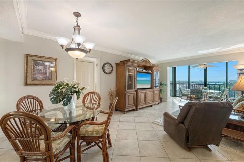 Condo in Sarasota, Florida, 2 bedrooms  № 2380481 - photo 17