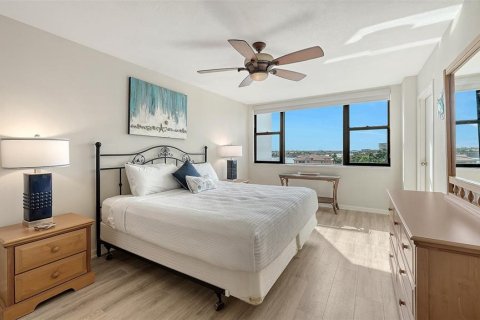 Condo in Sarasota, Florida, 2 bedrooms  № 2380481 - photo 25