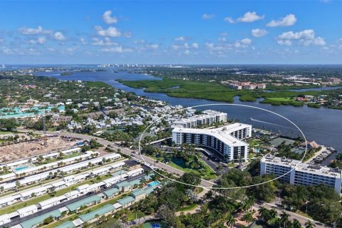 Condo in Sarasota, Florida, 2 bedrooms  № 2380481 - photo 2